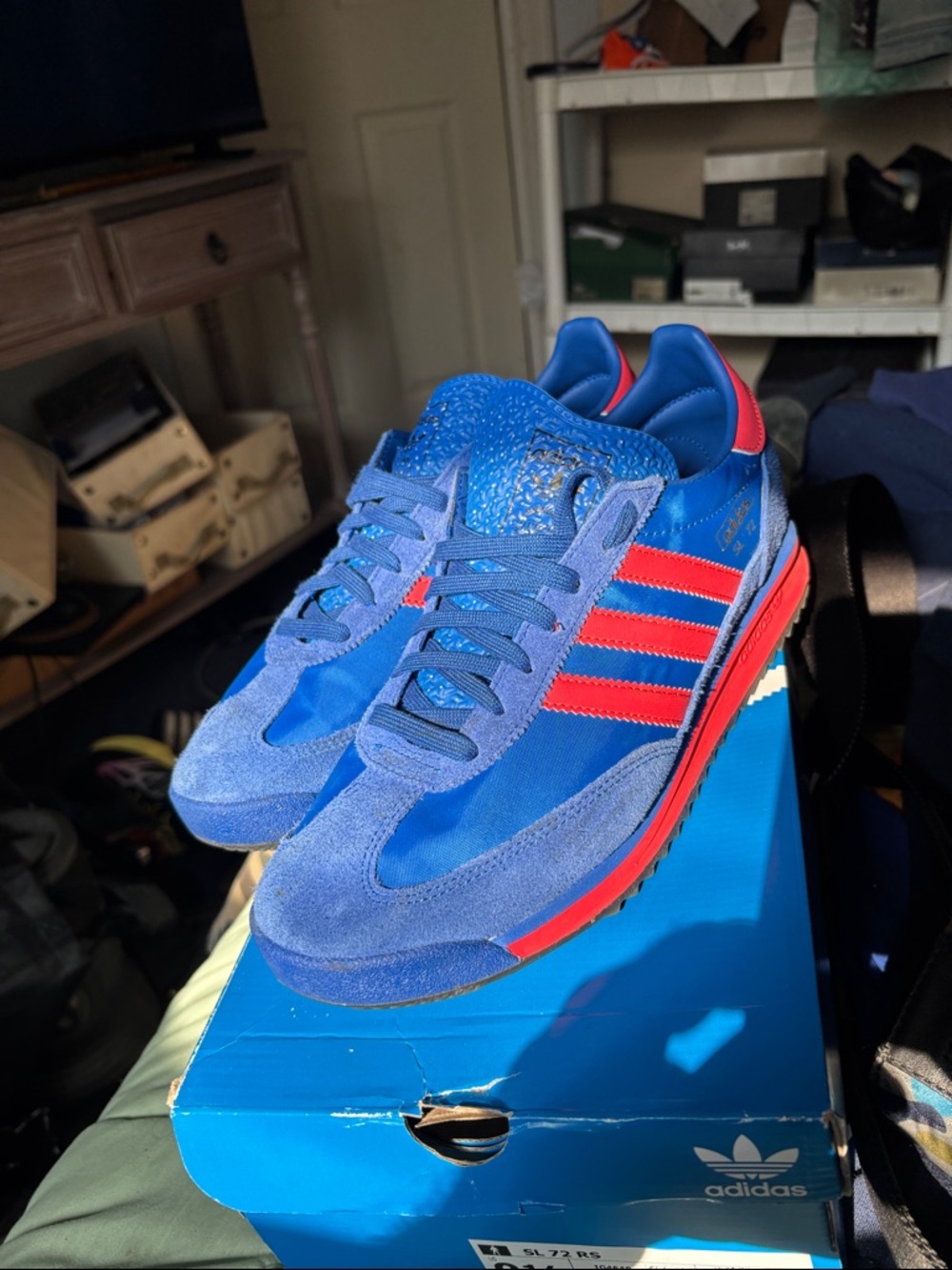 ❌SOLD❌E-adidas originals IG4648, Size9.5
